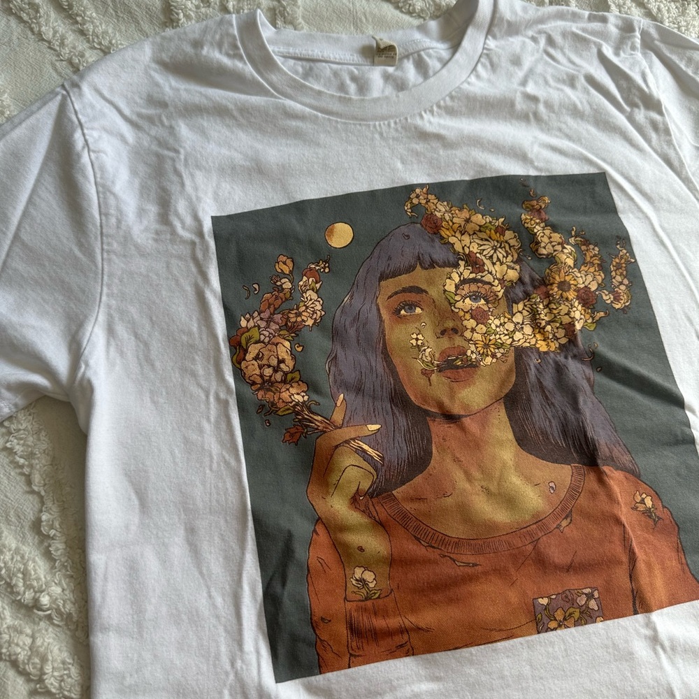 White Organic Cotton T-Shirt by Wtuka with Floral‎ Girl Smoking Size x Small